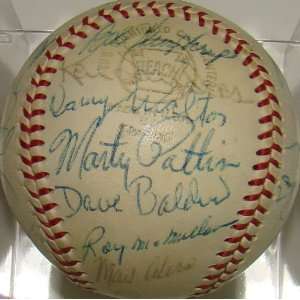 1970 Brewers Team 23 SIGNED Official MLB Baseball: Sports 