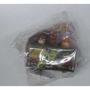  b17 KIDS MEAL TOY SCOOBY DOO DAPHNE AND VELMA COFFIN MIB 