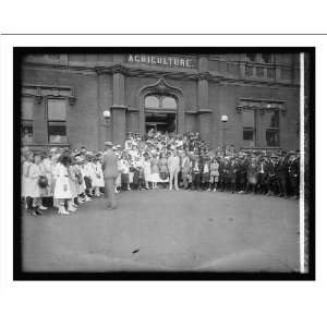   Print (L) Secty. Meredith & women of Boys & Girls Club of Md., 1920
