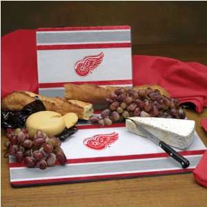  Detroit Red Wings NHL Glass Cutting Board Set: Sports 
