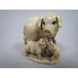  Netsuke Pig & Two Piglets Toys & Games