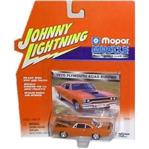   Mopar Muscle   1970 Plymouth Road Runner (Reddish Brown): Toys & Games
