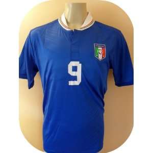  ITALY # 9 BALOTELLI HOME SOCCER JERSEY SIZE LARGE .NEW STYLE 