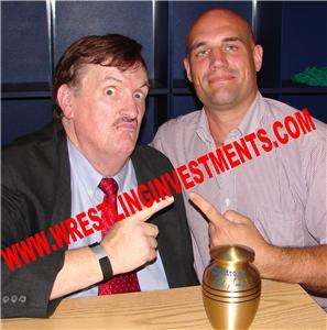 PAUL BEARER SIGNED 1995 WWE WWF MAGAZINE W/ UNDERTAKER.  