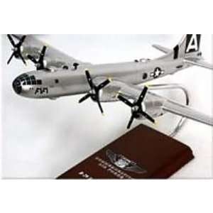    Toys and Models AB29FT B 29 Superfortress Fifi: Toys & Games