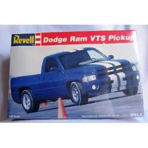  857617 1/25 Dodge Ram VTS Show Truck Toys & Games
