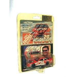  Autographed Action Tony Stewart #20 Home Depot 2001 1:64 