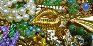   Lot Costume RHINESTONES Beads Brooches RINGS Pins Sets+++  