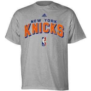  adidas New York Knicks Alley Oop T shirt   Ash (XX Large 