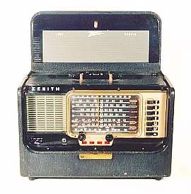    Oceanic Short Wave and AM Radio, Wave Magnet, L600, Mid 1950s  