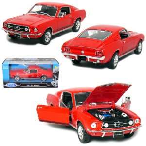   24 Scale Die cast Collection: 1967 Ford Mustang GT, Red.: Toys & Games