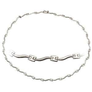  White Gold Swirl Necklace: Jewelry