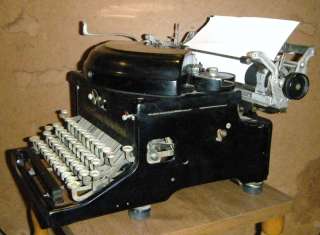 Vintage Underwood Noiseless Typewriter  