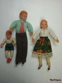 Vintage CONCORD Family   6 Dolls Poseable Bendable Figures Dollhouse 