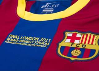 FC BARCELONA WEMBLEY LONDON FINAL 2011 TEAM HAND SIGNED BALL  