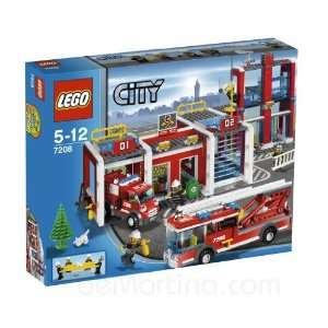  Lego City Fire Station Style# 7208: Toys & Games